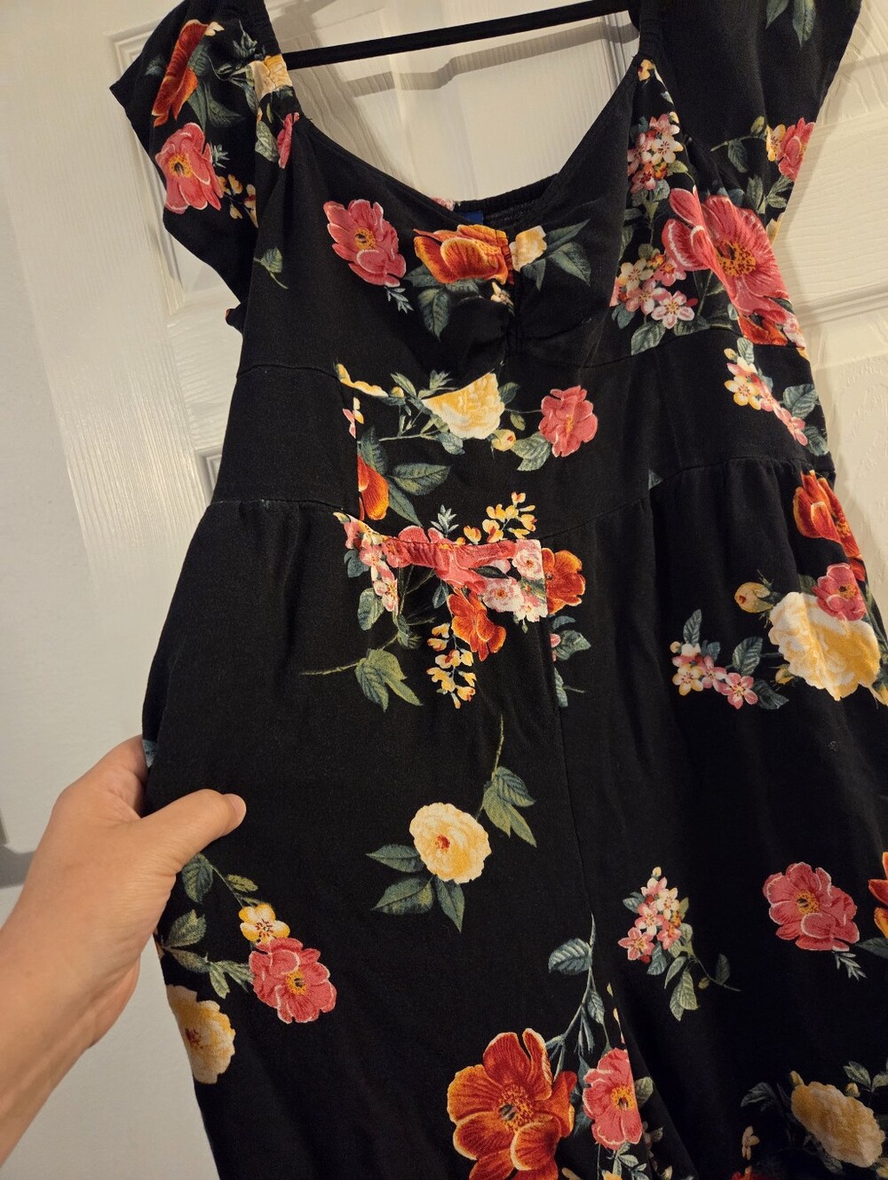 Floral Black Romper with Puff Sleeves - Picture 2 of 3